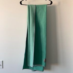 Manduka yoga mat towel